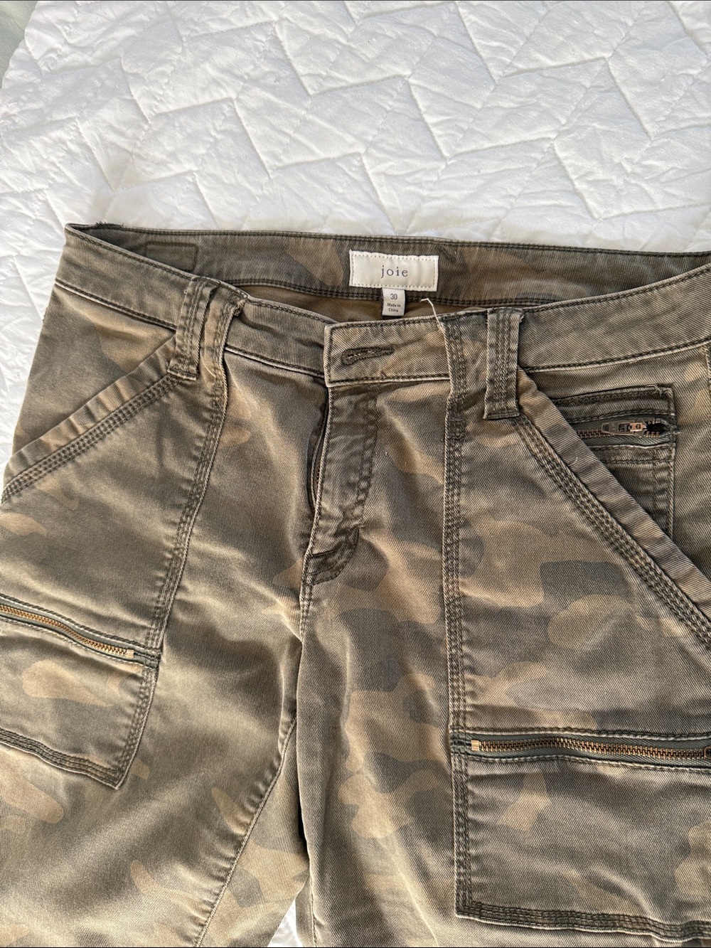 Joie Women’s Olive Camo Utility Pants